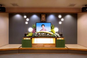 シルク花＋両側生花祭壇