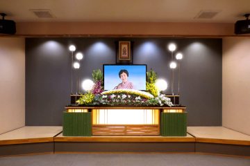 シルク花＋両側生花祭壇